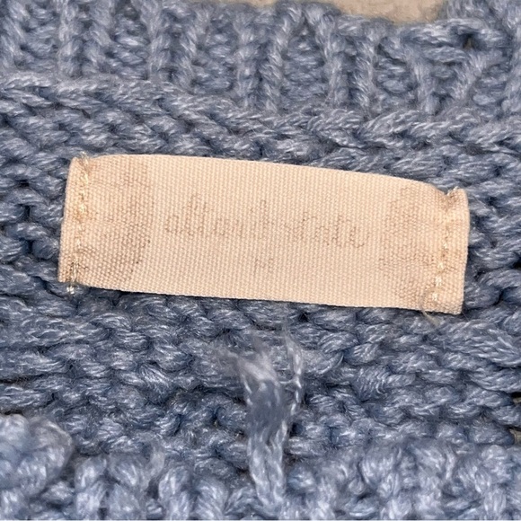 Altar'd State Fog Blue Cable Knit Frayed Cropped Crewneck Sweater size Medium - Picture 4 of 6